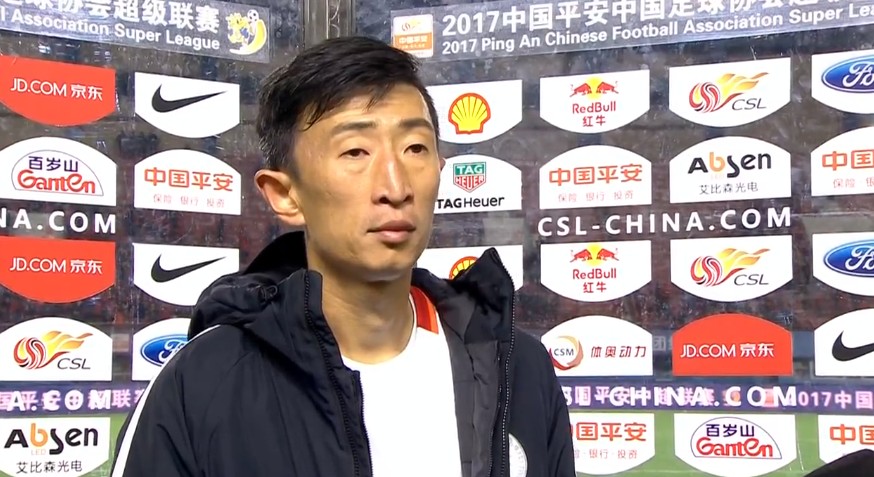他笑着摇了摇头：通过上回跟钟峥干架，让我看明白了很多东西。